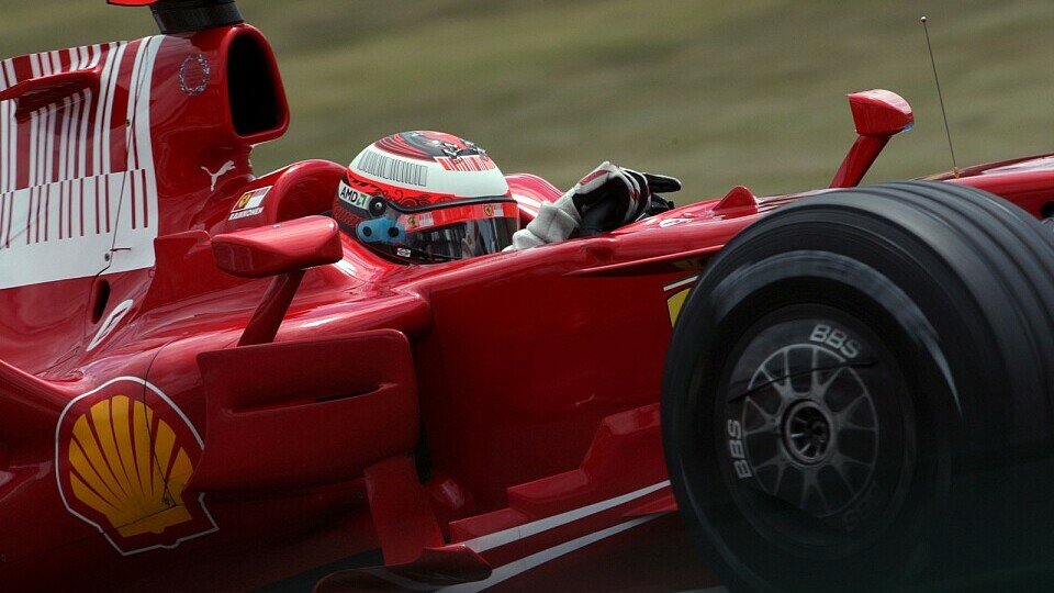 Kimi Räikkönen sorgt sich um die Performance seines Teams., Foto: Sutton