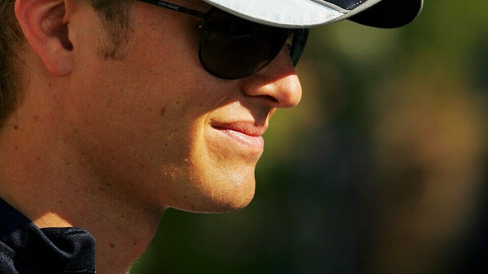 Nico Rosberg blickt etwas positiver nach vorne, Foto: Sutton