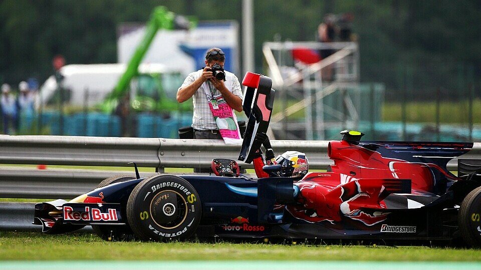 Sebastian Vettel blieb gleich zweimal stehen., Foto: Sutton