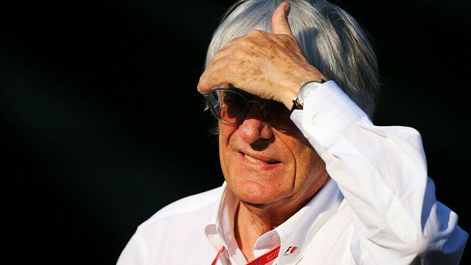 Bernie Ecclestone versteht Alonsos Wechsel., Foto: Sutton