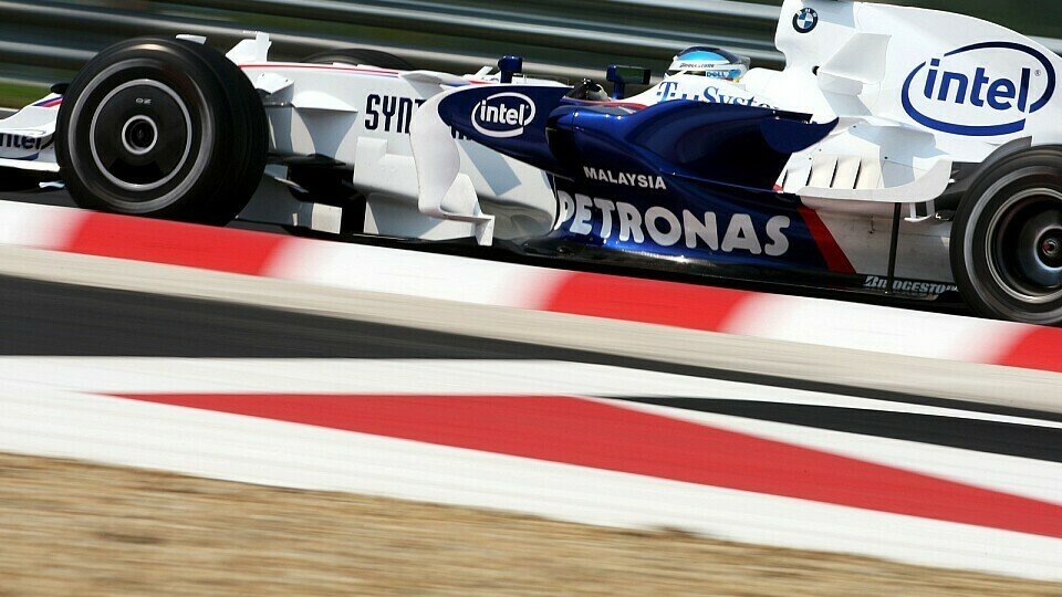 Große Enttäuschung bei Nick Heidfeld, Foto: Sutton Große Enttäuschung bei Nick Heidfeld, Foto: Sutton