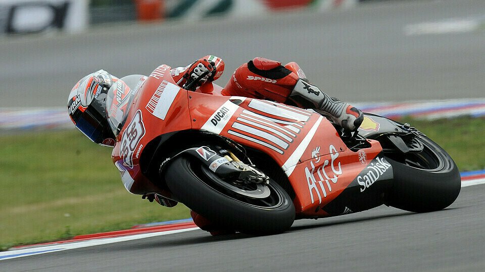 Marco Melandri sucht noch nach Grip., Foto: Ducati