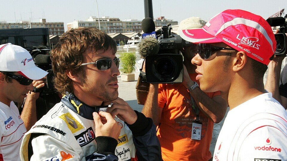 Fernando Alonso hält Lewis Hamilton für einen großen Champion, Foto: Sutton