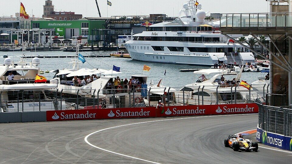 Fernando Alonso fühlt sich wie zuhause, Foto: Sutton Fernando Alonso fühlt sich wie zuhause, Foto: Sutton
