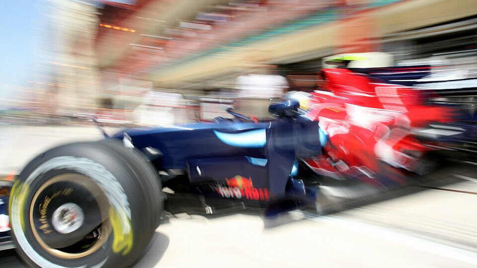 Vettel gibt weiter Vollgas., Foto: GEPA