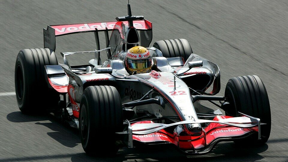 Hamilton sieht McLaren im Vorteil., Foto: Bumstead/Sutton