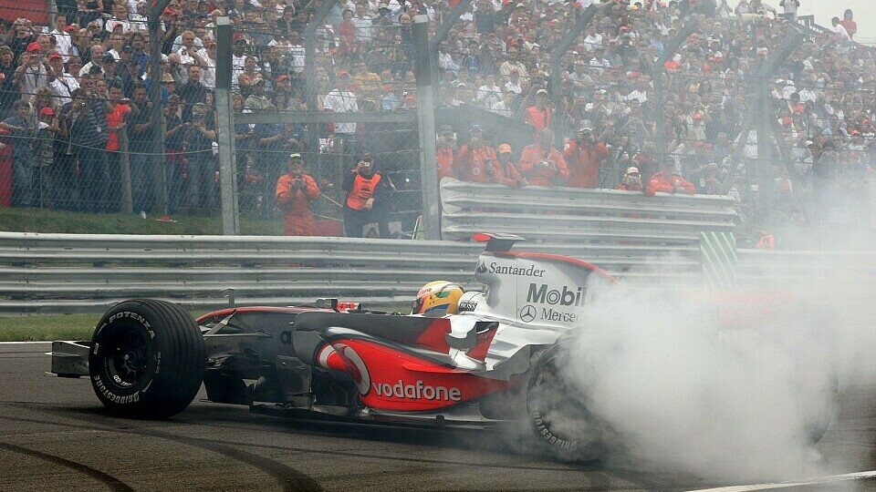 Lewis Hamilton ließ es richtig krachen, Foto: Hartley/Sutton