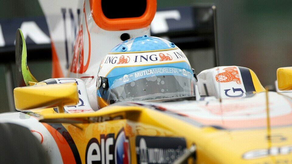 Fernando Alonso ortet den Faktor Glück bei Lewis Hamilton, Foto: Sutton