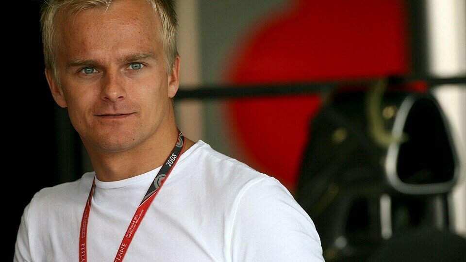 Heikki Kovalainen fährt weiter auf Sieg, Foto: Sutton