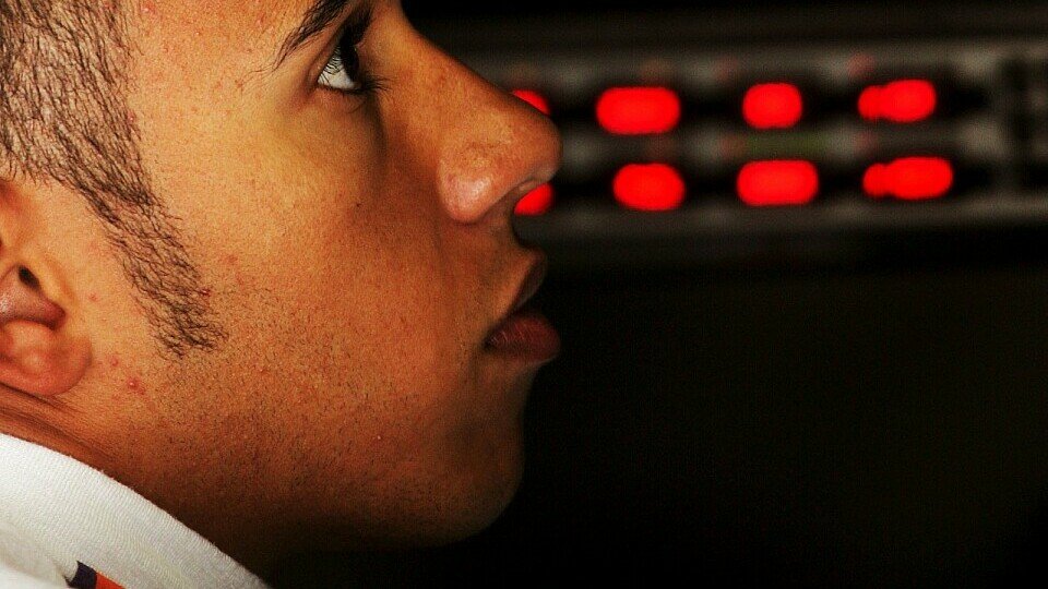 Lewis Hamilton fühlt sich gut auf Singapur eingestellt, Foto: Sutton