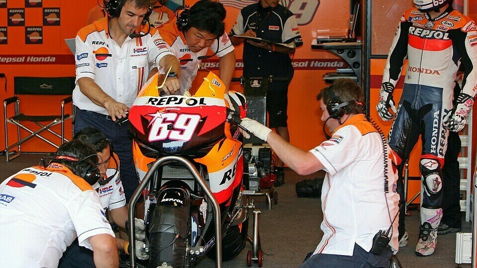 Vor allem für seine Crew wollte Hayden vorne ankommen, Foto: Repsol