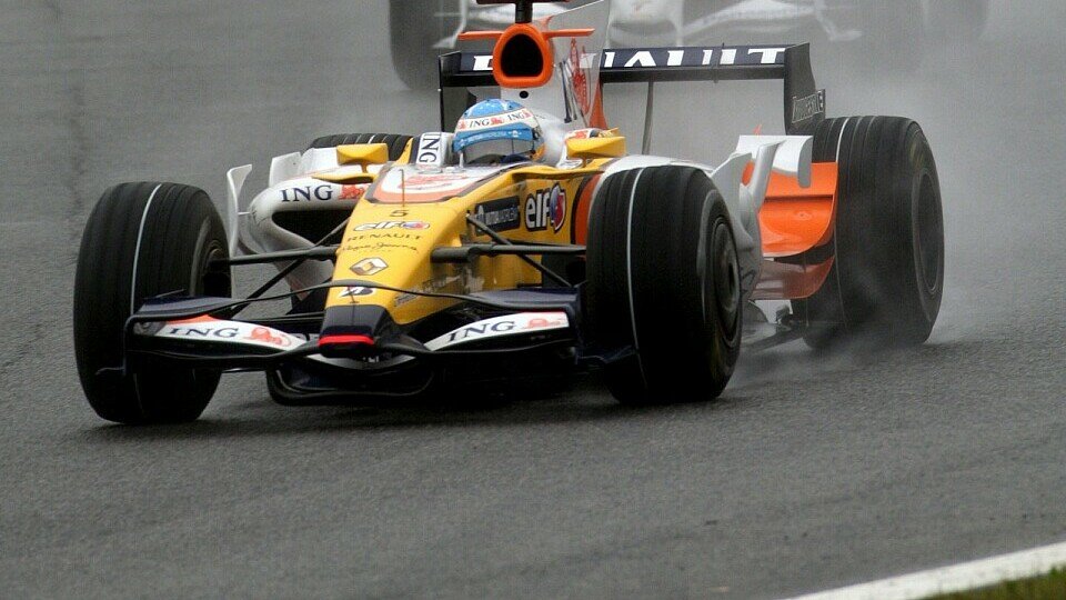 Fernando Alonso konnte Renault an Toyota heranführen, Foto: Sutton