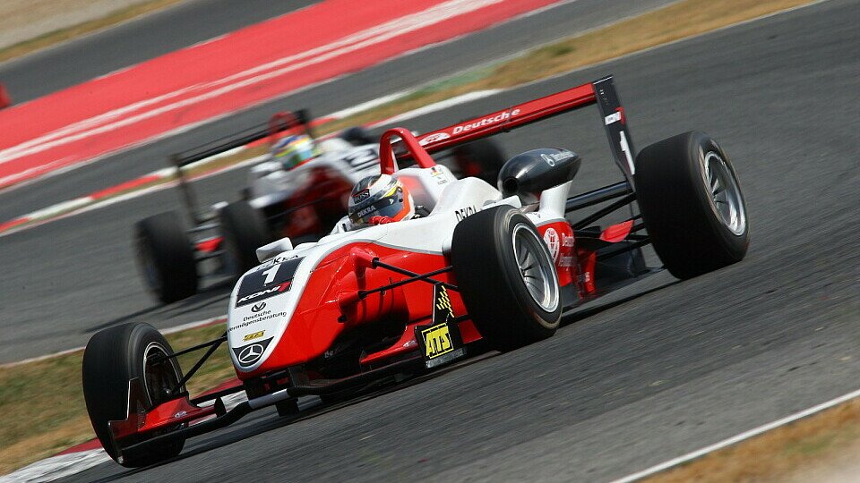 Hülkenberg siegt in Barcelona, Foto: F3 EuroSerie Hülkenberg siegt in Barcelona, Foto: F3 EuroSerie