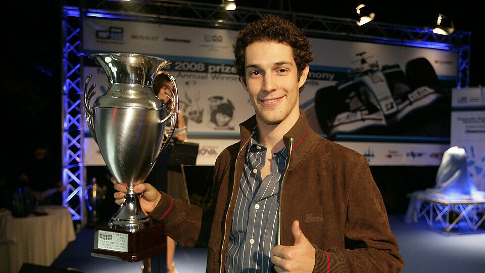 Ein Pokal für Bruno Senna., Foto: GP2 Series