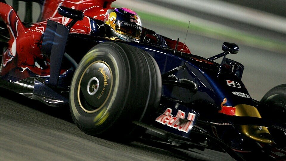 Sebastian Vettel gibt Vollgas., Foto: Sutton