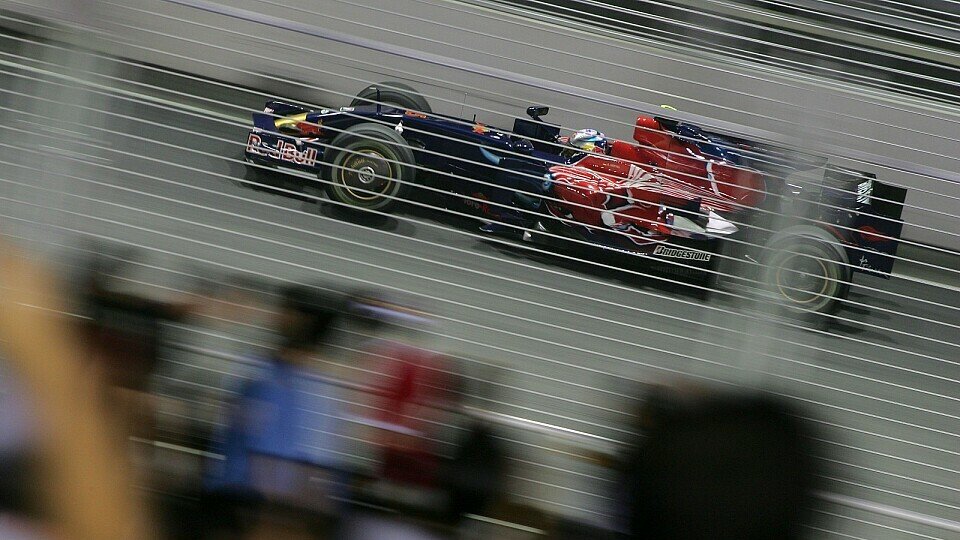 Alle sind hinter Vettel her., Foto: Sutton
