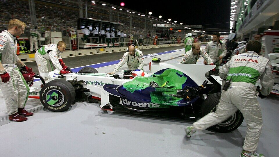 Aus für Rubens Barrichello in Runde 15, Foto: Sutton