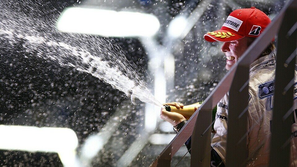 Nur hin und wieder darf Rosberg Champagner verspritzen., Foto: WilliamsF1