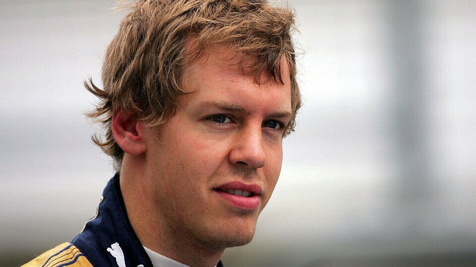 Sebastian Vettel möchte den Fuji besteigen., Foto: Sutton