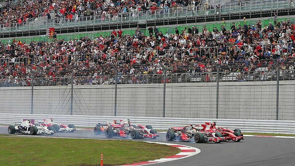 Kurve eins kostete Kimi Räikkönen den Sieg, Foto: Sutton