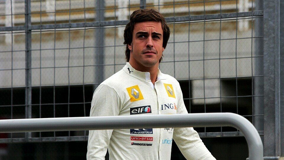Fernando Alonso wird bei Renault in Ehren gehalten, Foto: Sutton