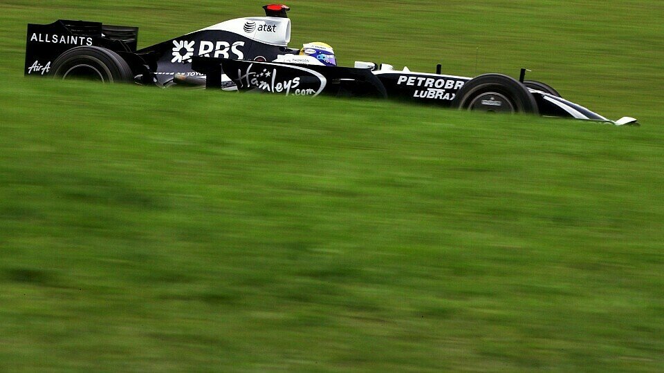 Rosberg hofft auf den Samstag., Foto: Sutton