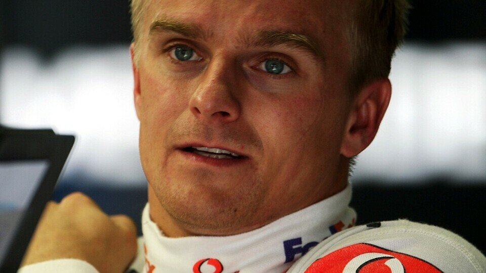 Im zweiten Anlauf endlich Testkilometer für Heikki Kovalainen., Foto: Sutton