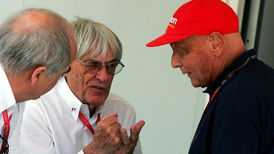 Bernie Ecclestone und Niki Lauda halten die Pirantenserie für ein lachhaftes Druckmittel, Foto: Sutton