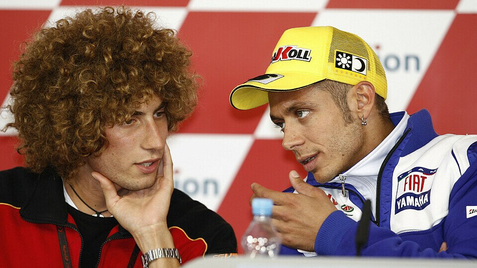 Rossi und Simoncelli trainieren zum Beispiel MotoCross zusammen., Foto: Sutton
