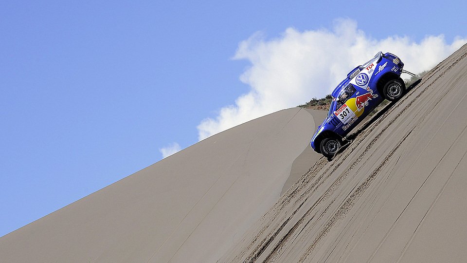 Carlos Sainz hat die Spitze übernommen, Foto: Volkswagen Motorsport