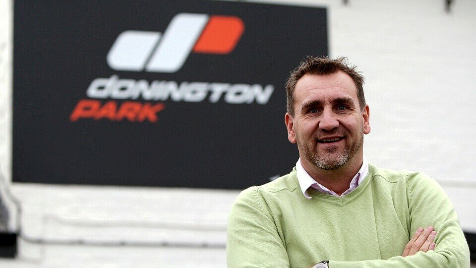Simon Gillett teilt aus, gegen Silverstone, Establishment und Presse., Foto: Sutton