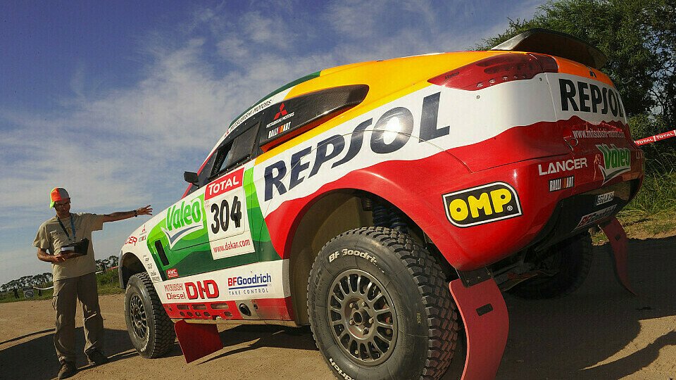 Die Dakar 2010 findet nicht ohne Mitsubishi statt., Foto: Mitsubishi