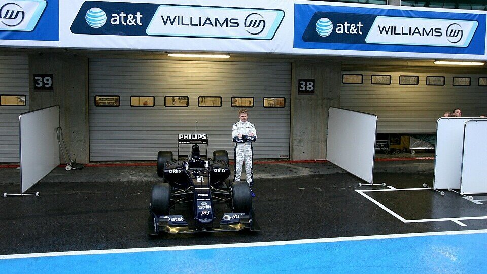 Nico Hülkenberg stellte den neuen Williams vor, Foto: Sutton
