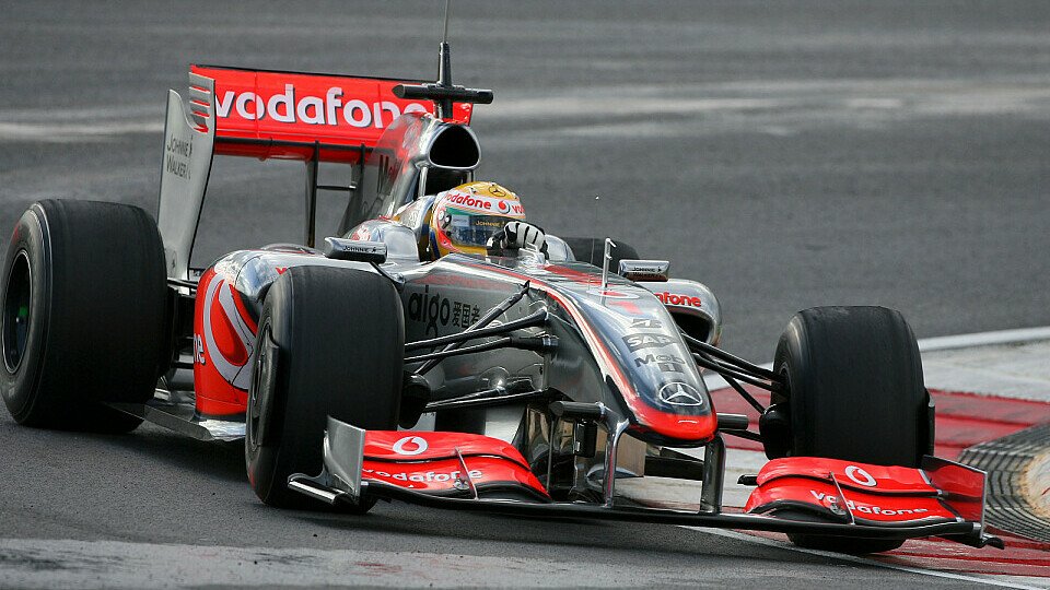 Lewis Hamilton testete im Winter 2009 für McLaren in Portimao, Foto: Sutton