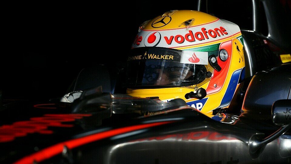 Lewis Hamilton mag das Auto, Foto: Sutton