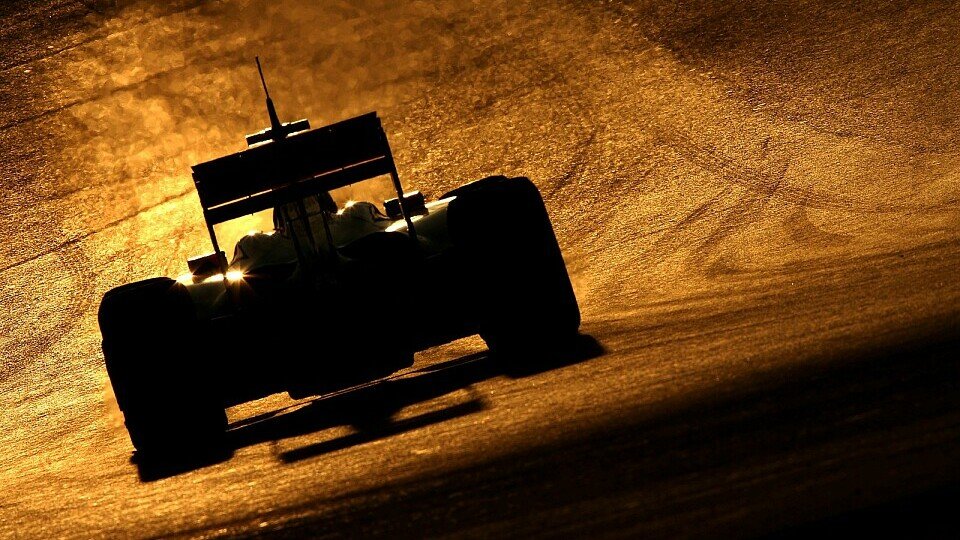 Die Formel-1-Testfahrten in Portimao lieferten mitunter spektakuläre Bilder, Foto: Sutton
