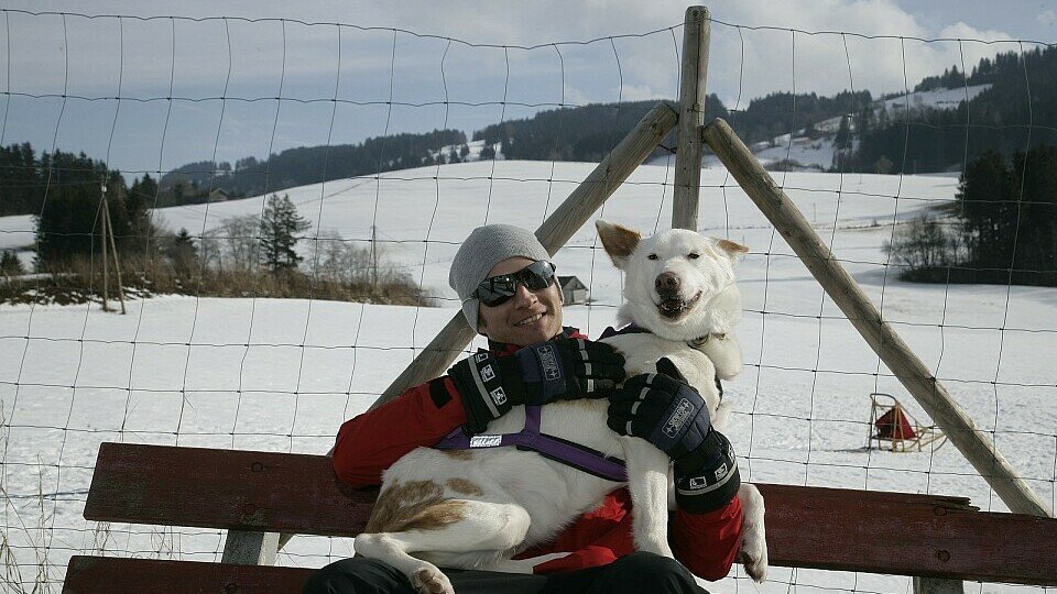 Timo Scheider im Schnee, Foto: Audi