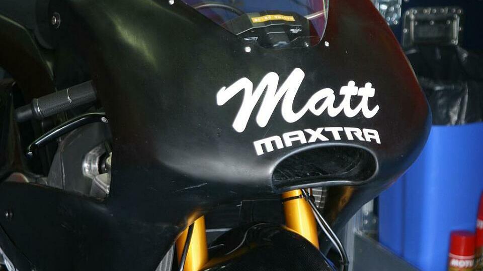 Der Maxtra Namenszug muss verschwinden, Foto: MAXTRA Team