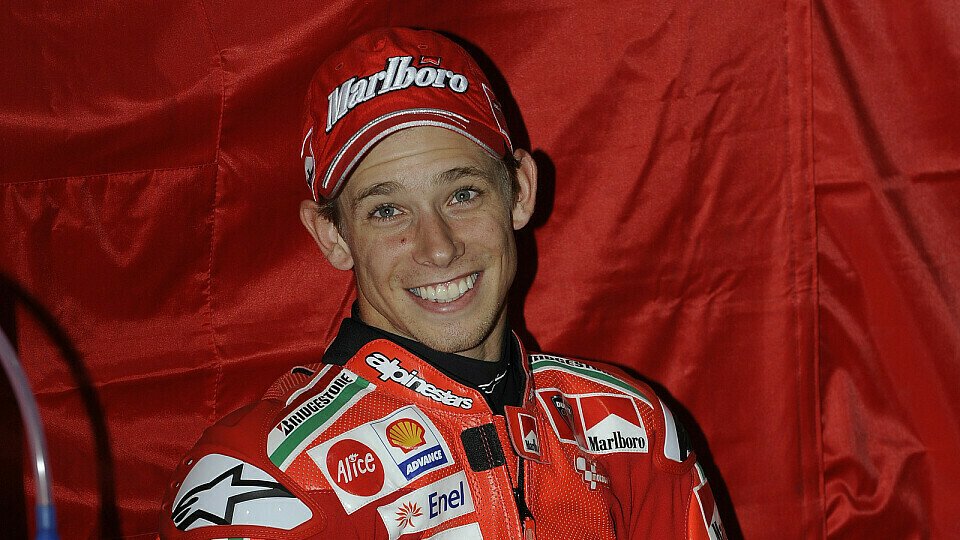 Hat gut Lachen: Casey Stoner war Schnellster und gewann ein neues Auto., Foto: Ducati Hat gut Lachen: Casey Stoner war Schnellster und gewann ein neues Auto., Foto: Ducati