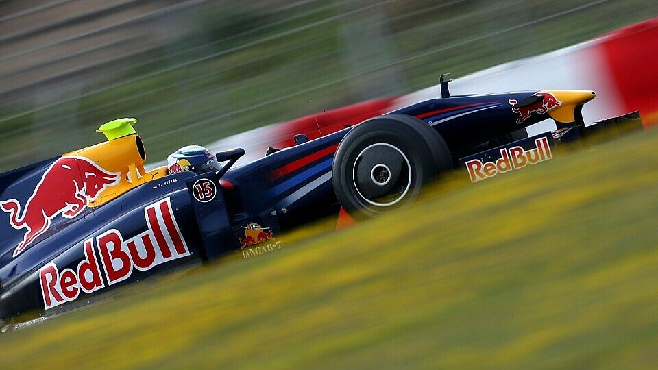 Vettel sieht Fortschritte bei RBR., Foto: Sutton
