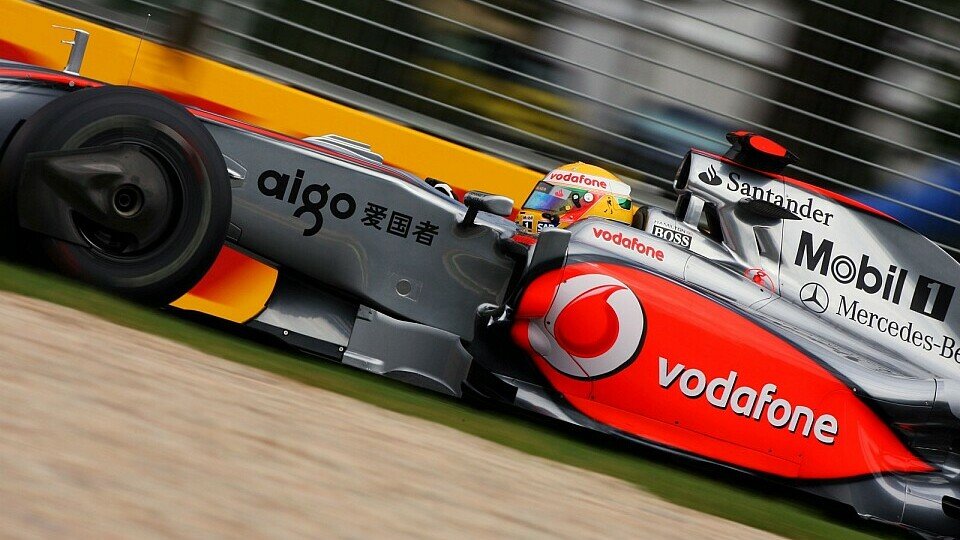 Lewis Hamilton sieht es ein wenig bergauf gehen, Foto: Sutton