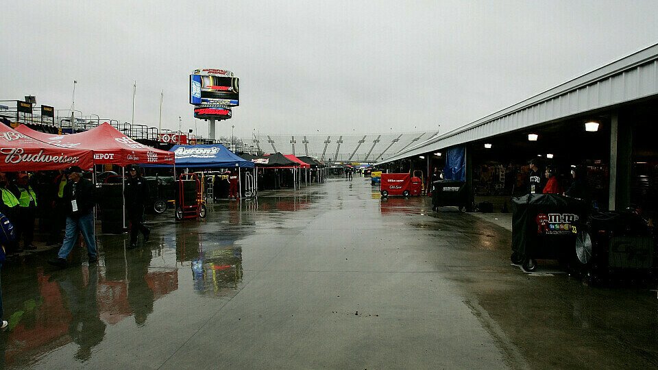Martinsville im Regen, Foto: NASCAR