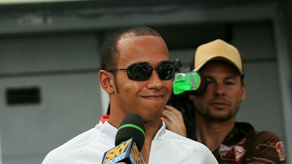 Lewis Hamilton hatte zu verschiedene Dinge gesagt, Foto: Sutton