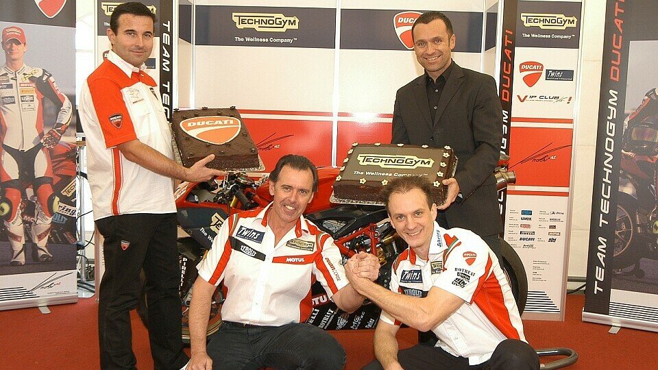 Günther Knobloch zur Eröffnung der Teamrepräsentanz, Foto: Knobi Presse