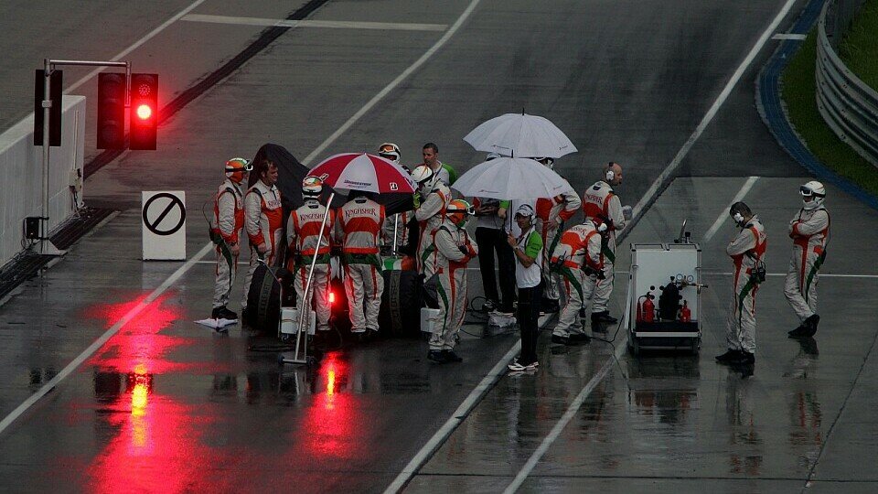 Force India: Vergebliches Warten auf den Neustart, Foto: Sutton