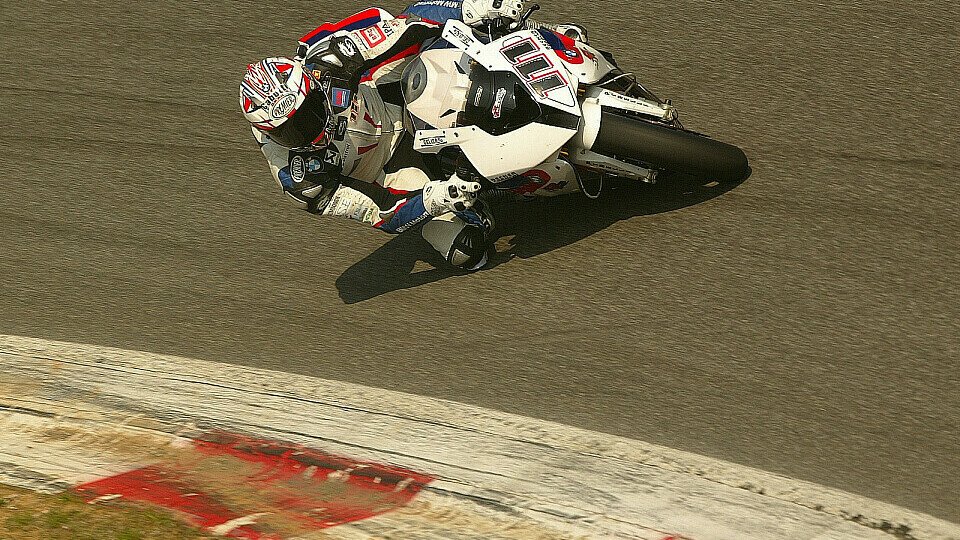 Ruben Xaus beim Testen in Monza., Foto: BMW Motorrad Motorsport / Kel Edge Ruben Xaus beim Testen in Monza., Foto: BMW Motorrad Motorsport / Kel Edge