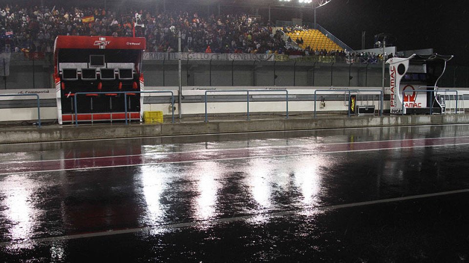 2009 kam der Regen in Katar zum ungünstigsten Zeitpunkt, Foto: Pramac Racing