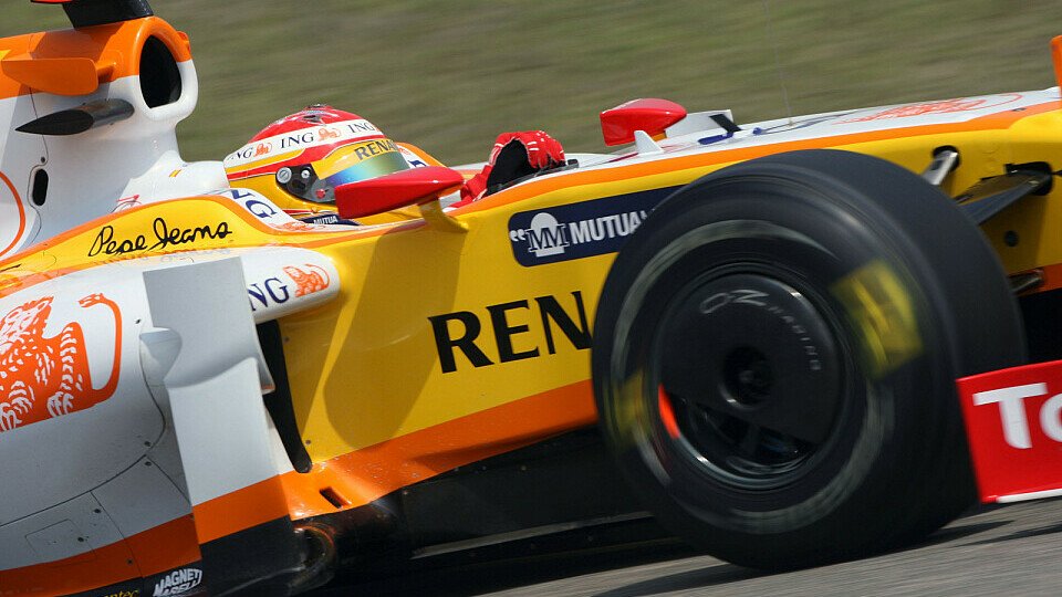 Fernando Alonso hat den Titel noch nicht aufgegeben., Foto: Sutton