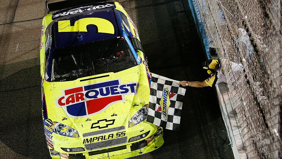 Mark Martin ist am Ziel, Foto: NASCAR