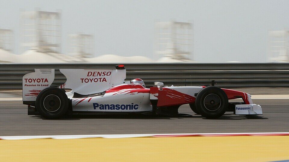 Jarno Trulli startet von der Pole Position., Foto: Sutton